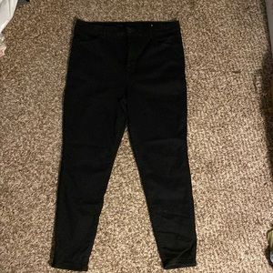 Women’s American Eagle black jeans. Size 16, regular fit.
